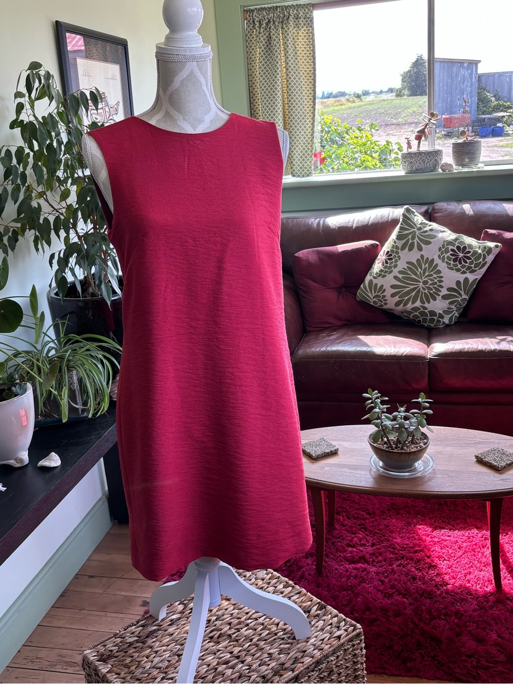 Raspberry Shift Dress made by Birds of North America brand- size 6 – made in 🇨🇦